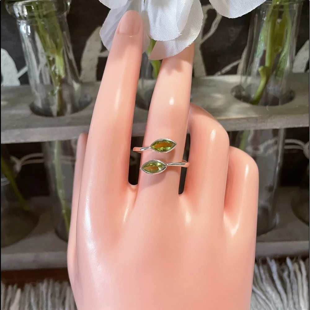 New Gorgeous 925 Silver Natural Peridot Ring